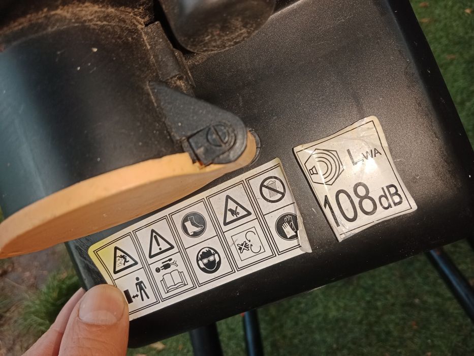 Rozdrabniacz Rębak elektryczny kosiarka Bosch rotak 320 i dwie kosiark