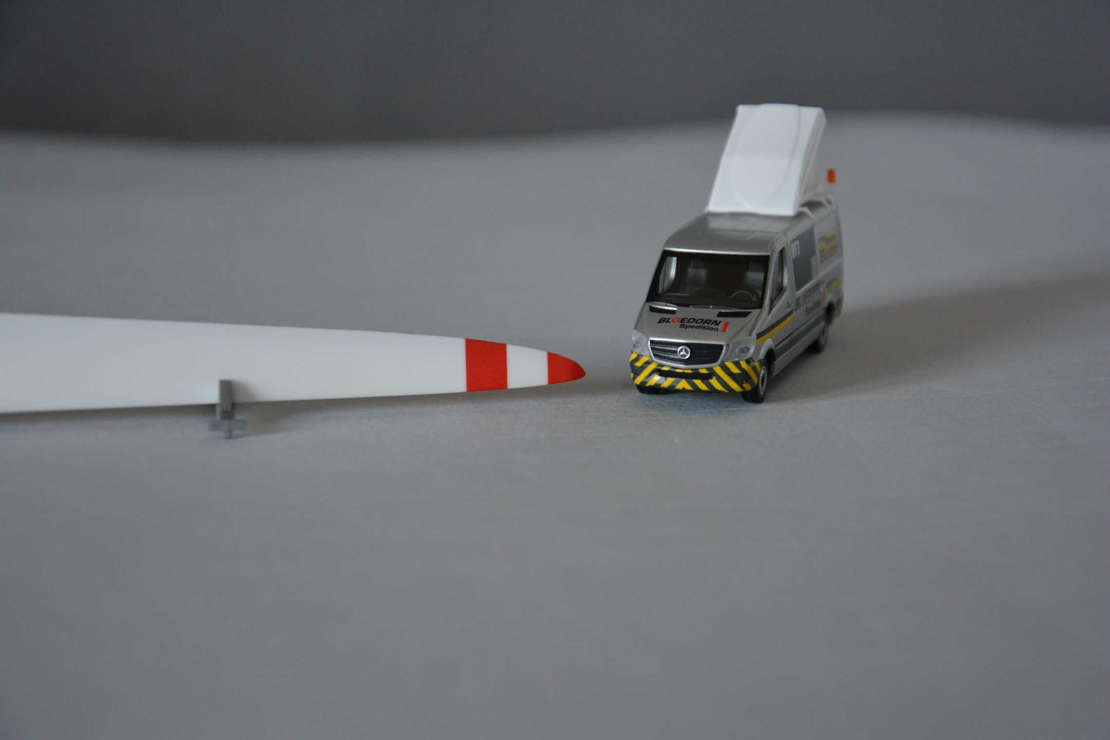 1:87 (H0) Herpa - Łopata (śmigło) turbiny wiatrowej + podpory transp.