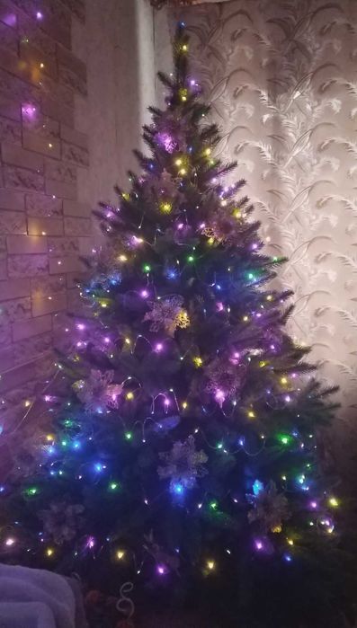 Ёлка  как настоящая с цельнолитыми ветки и иголками  1.8м