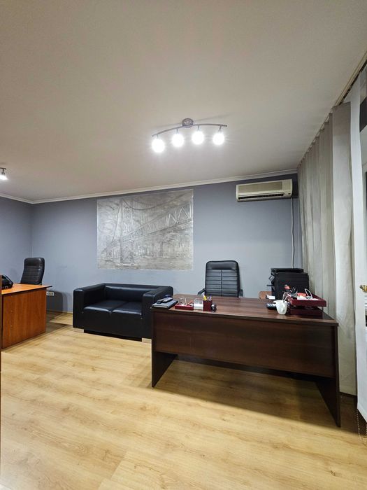 Продам 1 кім. квартиру-офіс на пр. Науки (Гагаріна), червона лінія.