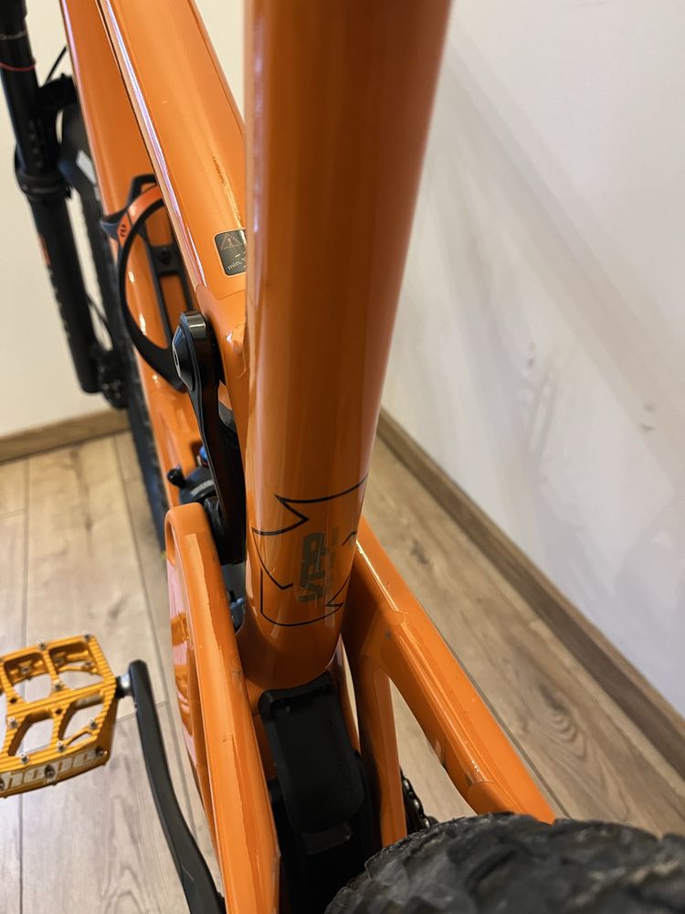 Santa Cruz Hightower XL niewiele używany