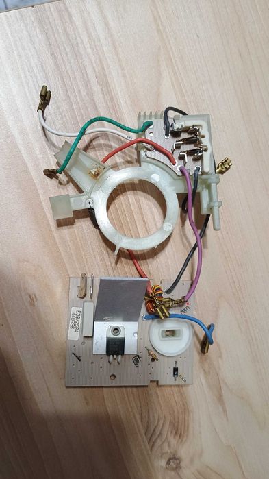 Двигатель 499044 мотор кухонного комбайна Bosch 5180