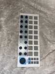 Arturia beatstep kontroler MIDI DJ muzyka live