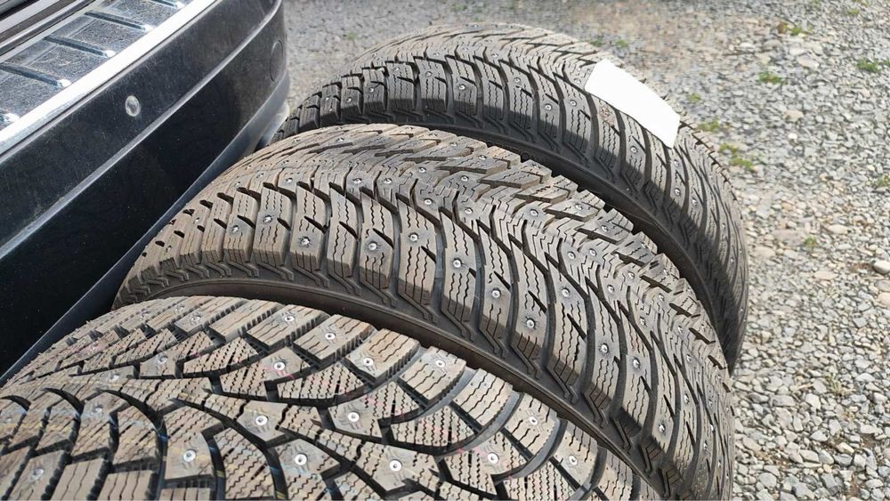 Зимні шиповані колеса 205/55 R16
