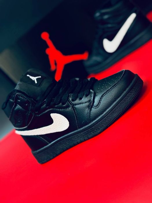 Зимние Найк Джордан Ретро черные / теплые мужские кросы Nike Jordan /э