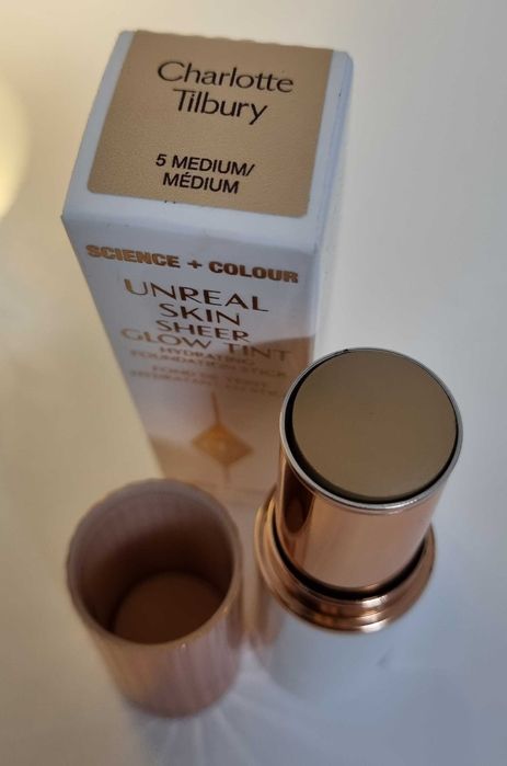 Charlotte Tilbury Stick podkład w sztyfcie w odcieniu 5 MEDIUM