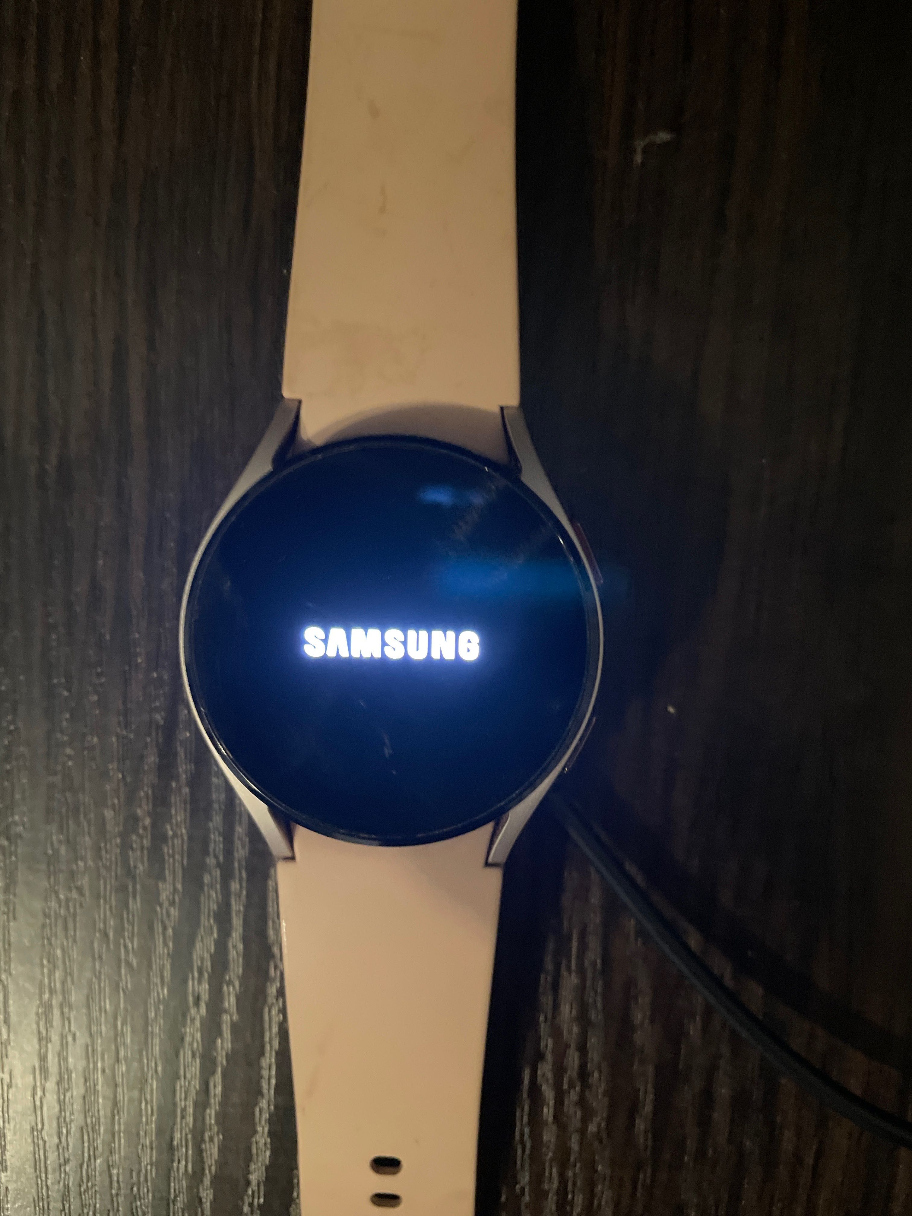 Samsung смарт годинник galaxy watch 4