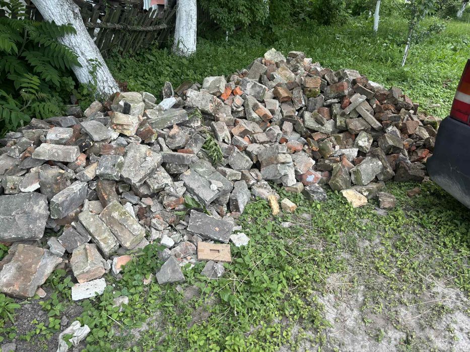 Opróżnianie mieszkań piwnic rozbiórki koszenia pranie tapicerki wywóz