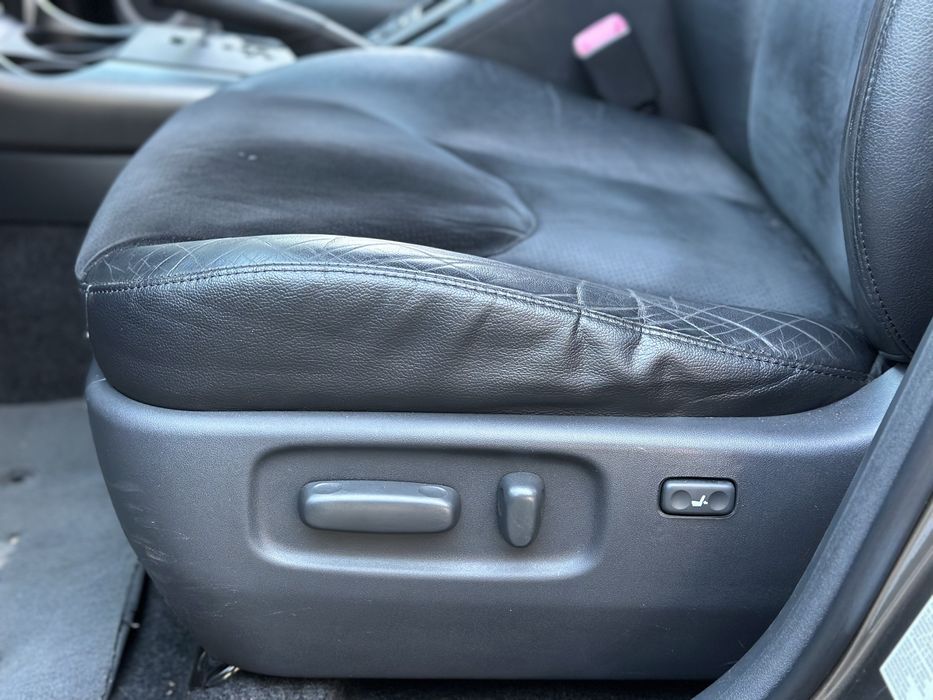 Продам Toyota RAV4 2011 год