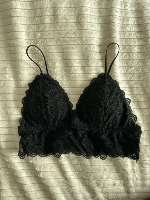 Czarny koronkowy stanik