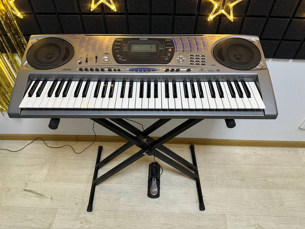 ПРОФЕСІЙНИЙ синьезатор CASIO динамічна крута модель!! Цифрове піаніно