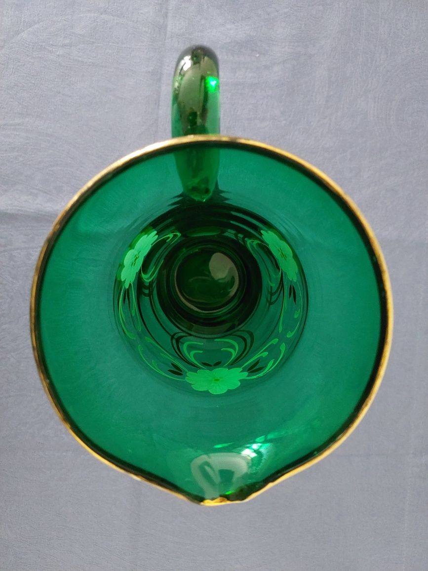 Jarro em vidro verde pintado à mão