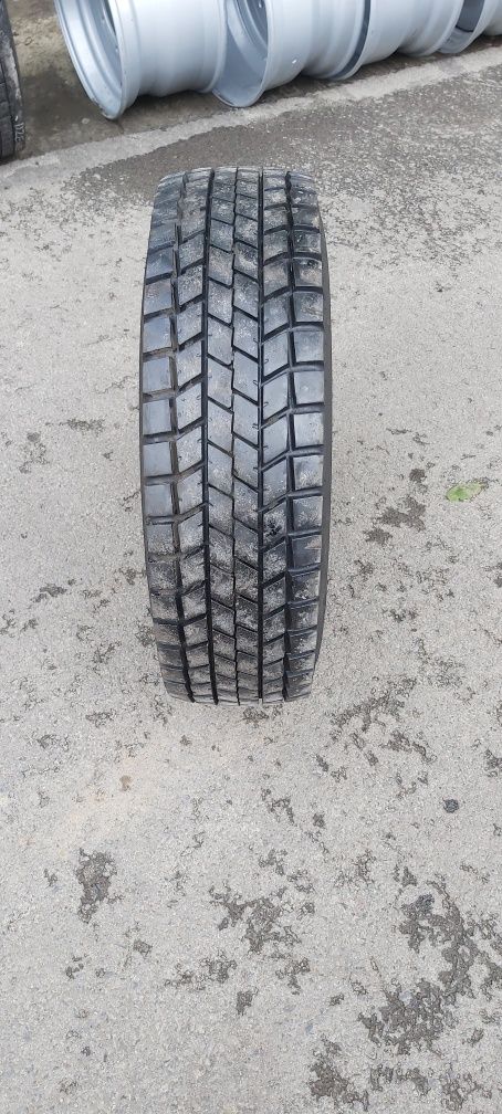 Sprzedam koła kpl do przyczepy 4t 245/70R17.5 Cena brutto