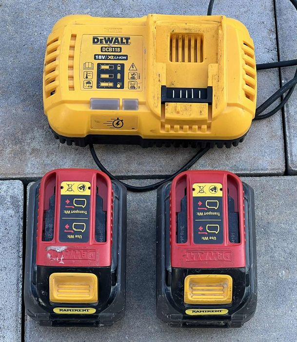 Akumulatory Li-Ion Dewalt 18 V 6 Ah + Ładowarka