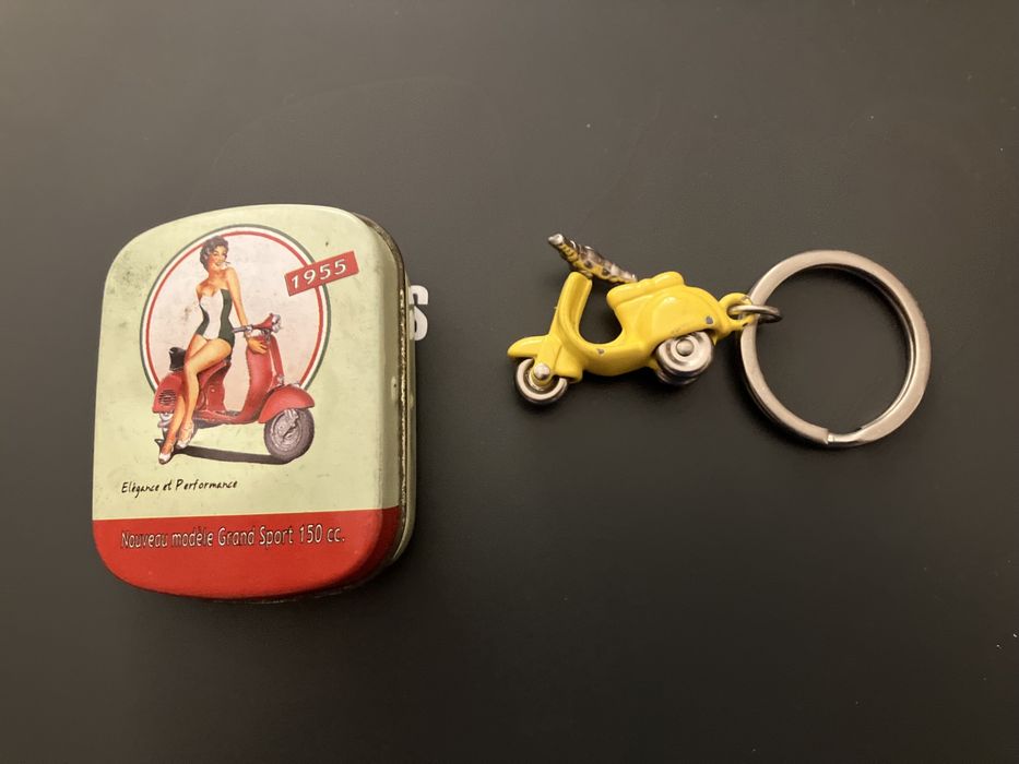 Porta chaves Vespa. Original. Novo.