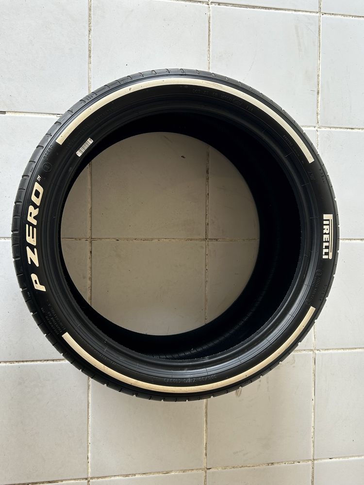 Nowe Pirelli P Zero PZ4 305/30/20- 2szt. biały ring
