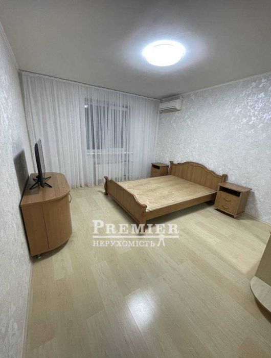 Продам квартиру з ремонтом на Заболотного