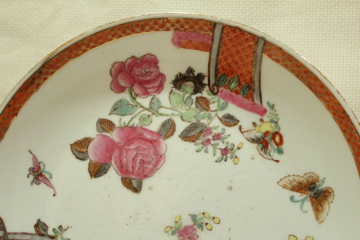 Prato Porcelana Chinesa Quianglong XX Família Rosa 21 cm