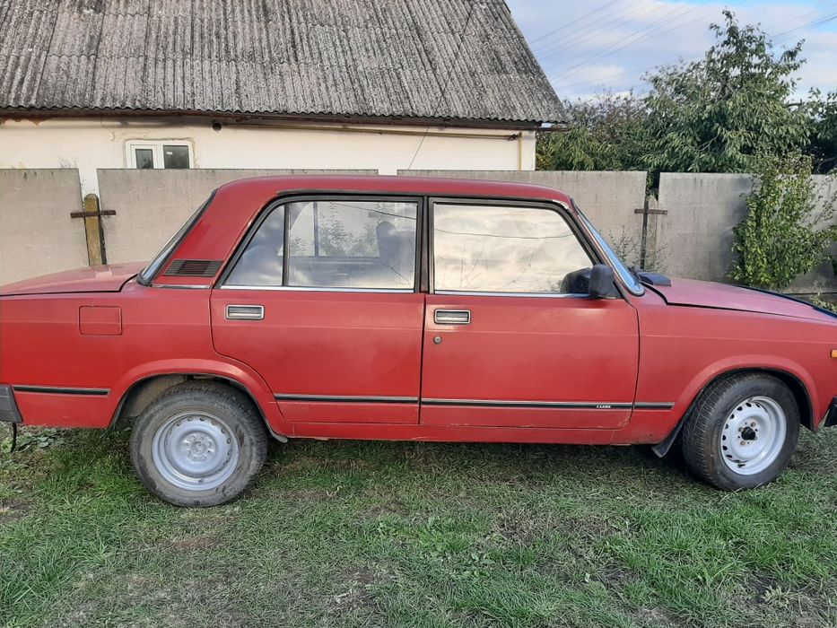 Продам Ваз 2107 бензин