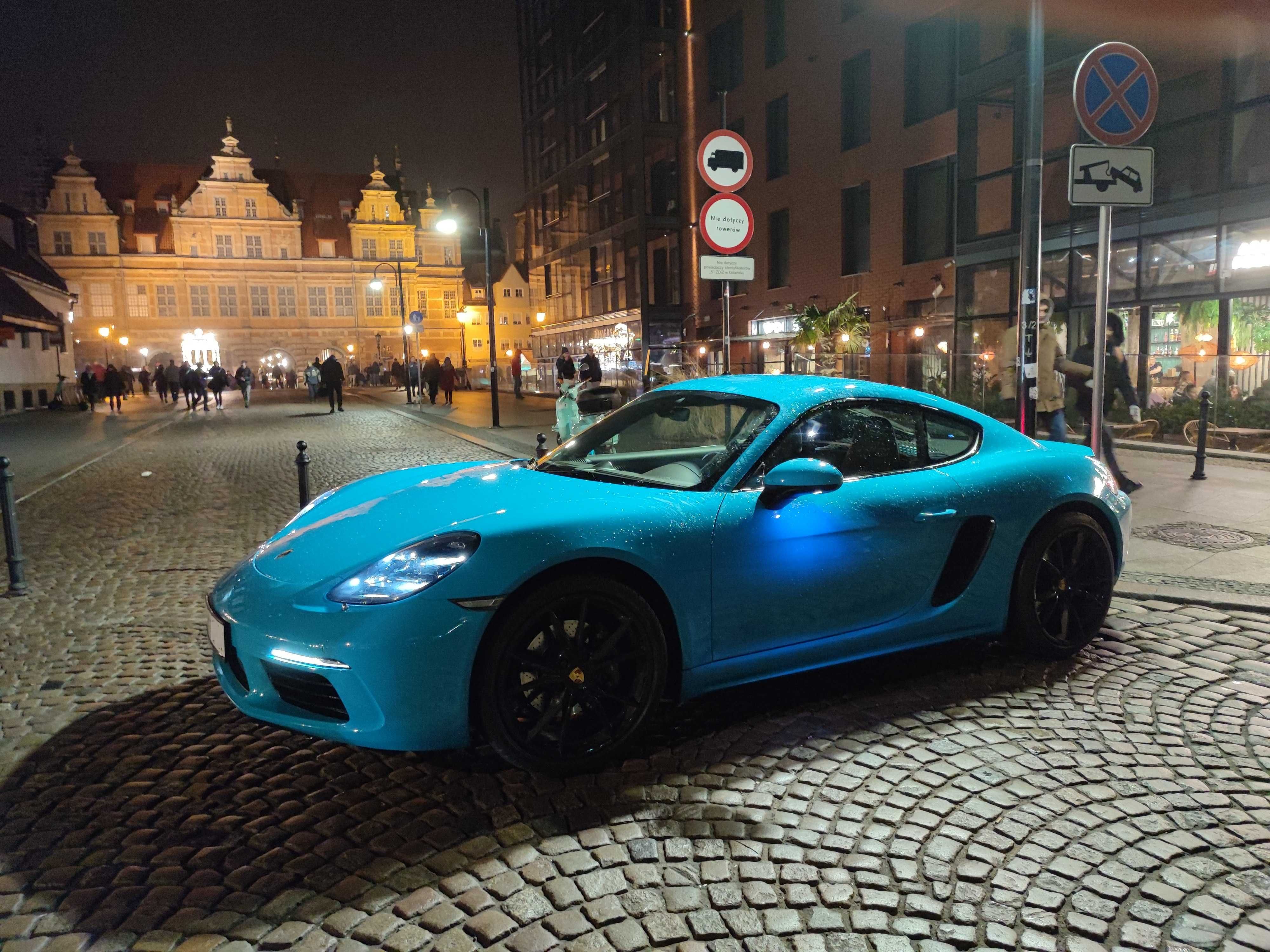 Wynajem wypozyczalnia samochodow aut premium Porshe cayman 711