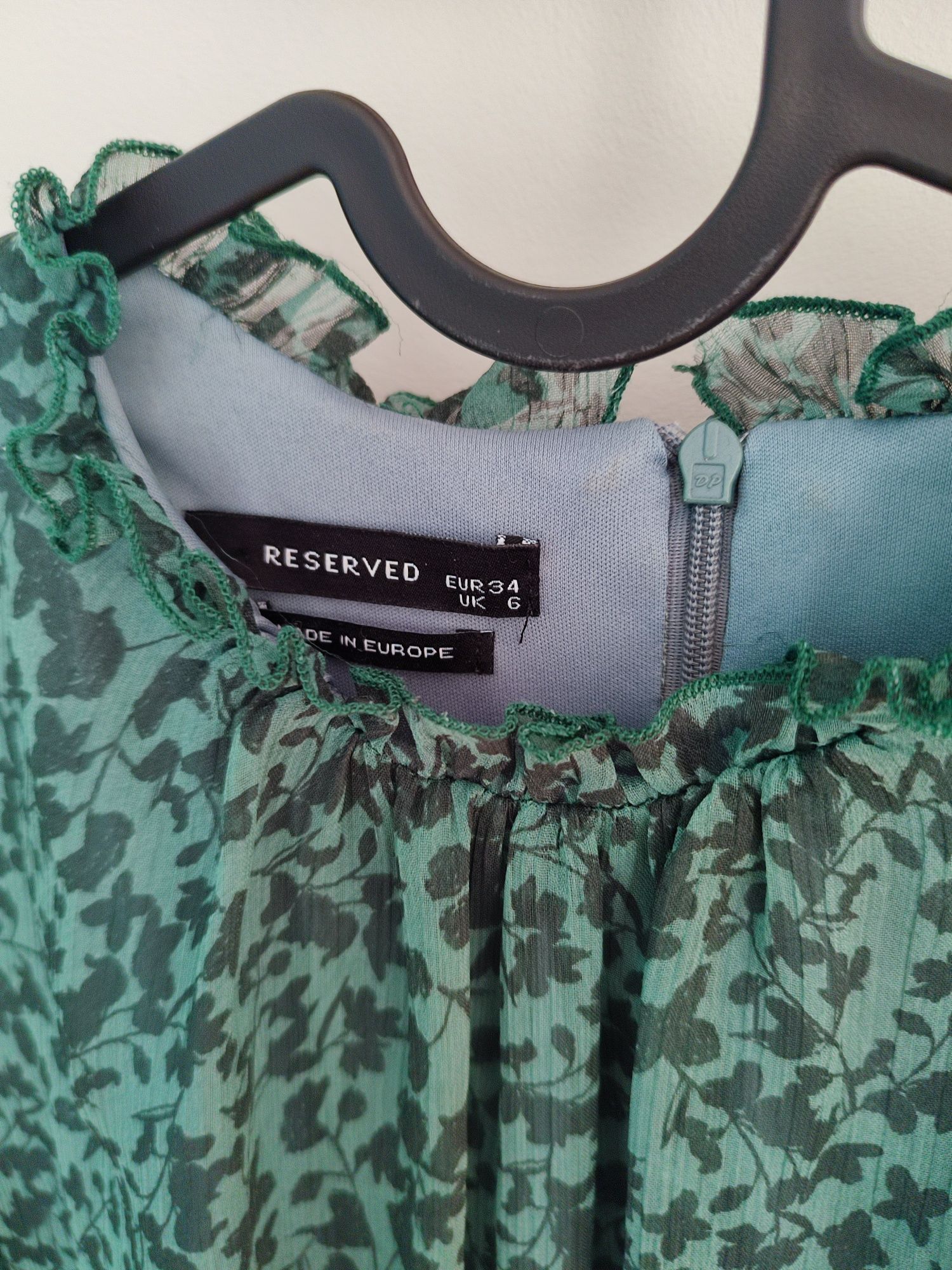 Sukienka zielona XS Reserved