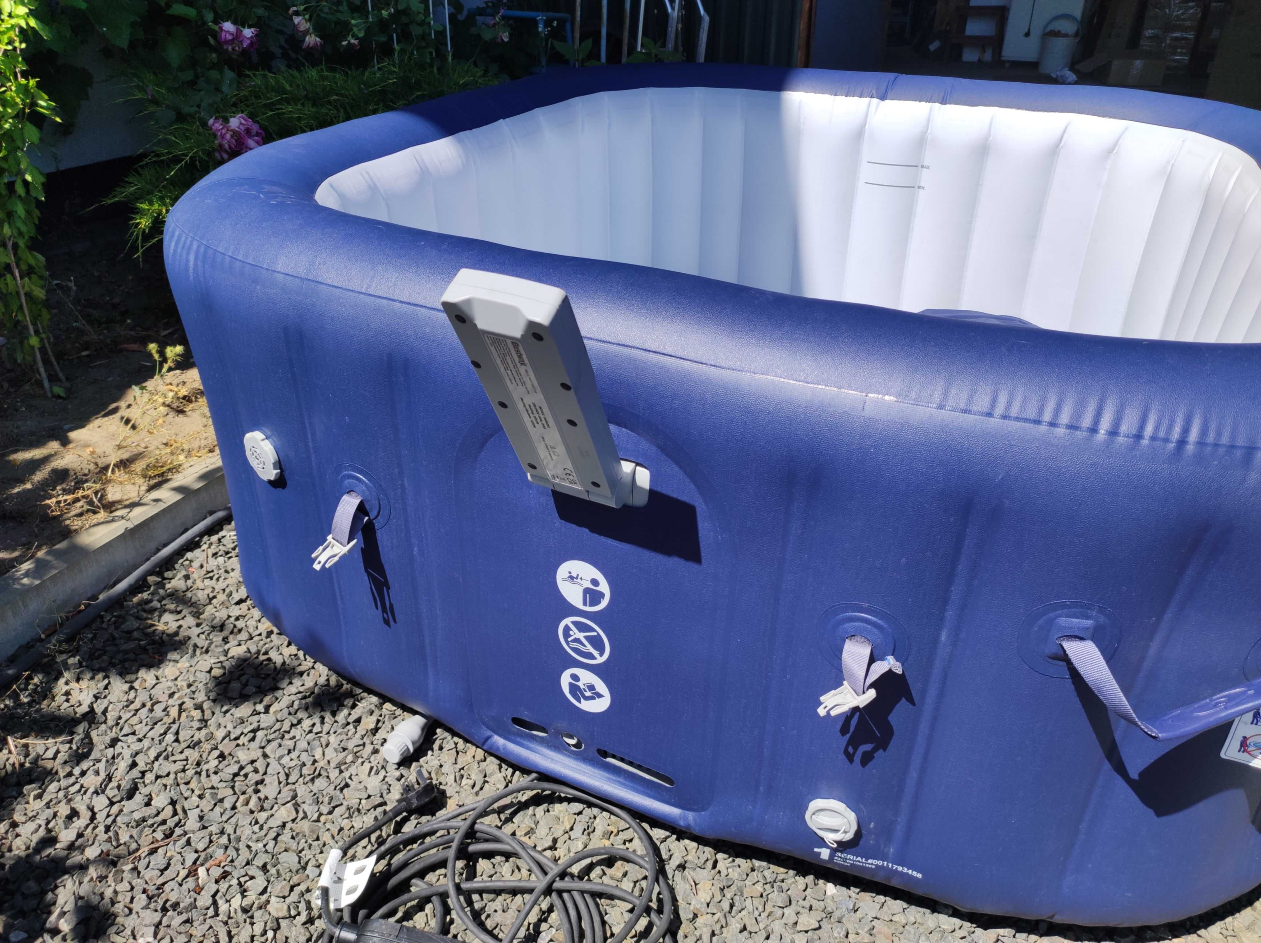 Lay-Z-Spa Hawaii JAK NOWE jacuzzi z wbudowaną pompą 4-6 os. model 2025