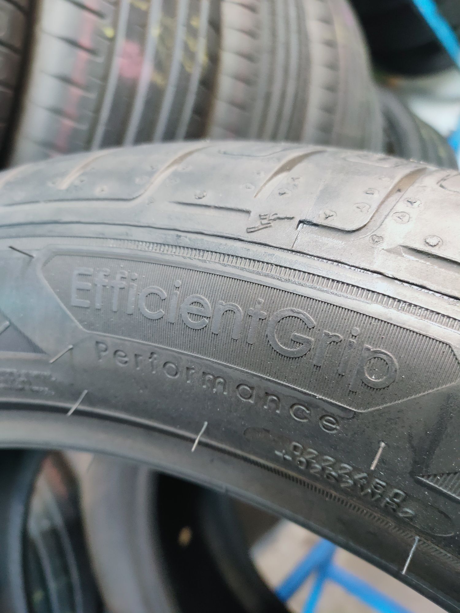 215/50R19 GoodYear Efficient Grip Performance 2020r 6,7mm