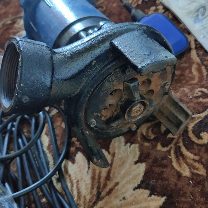 Погружной насос LuKon + шланг + трос (БУ, 1 раз в работе)