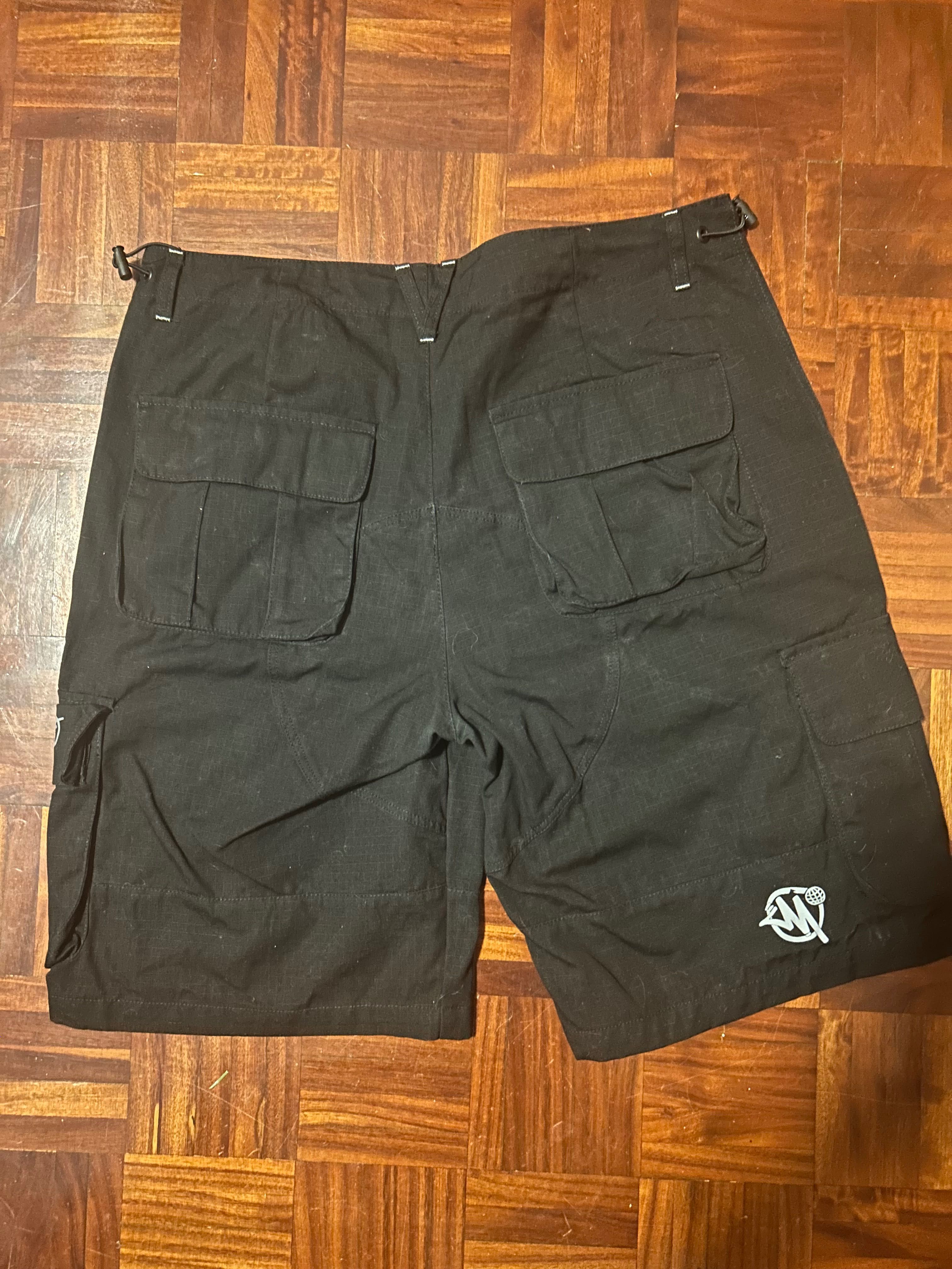 Minus Two Cargo Shorts Cinzento