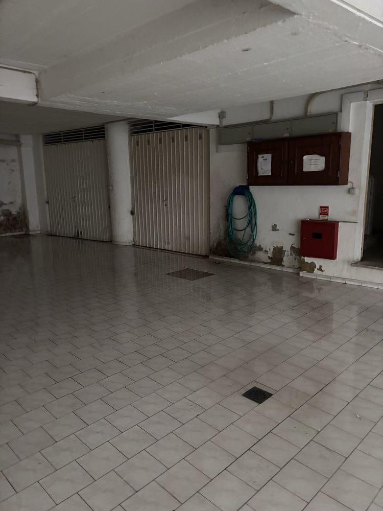Garagem box com arrecadação
