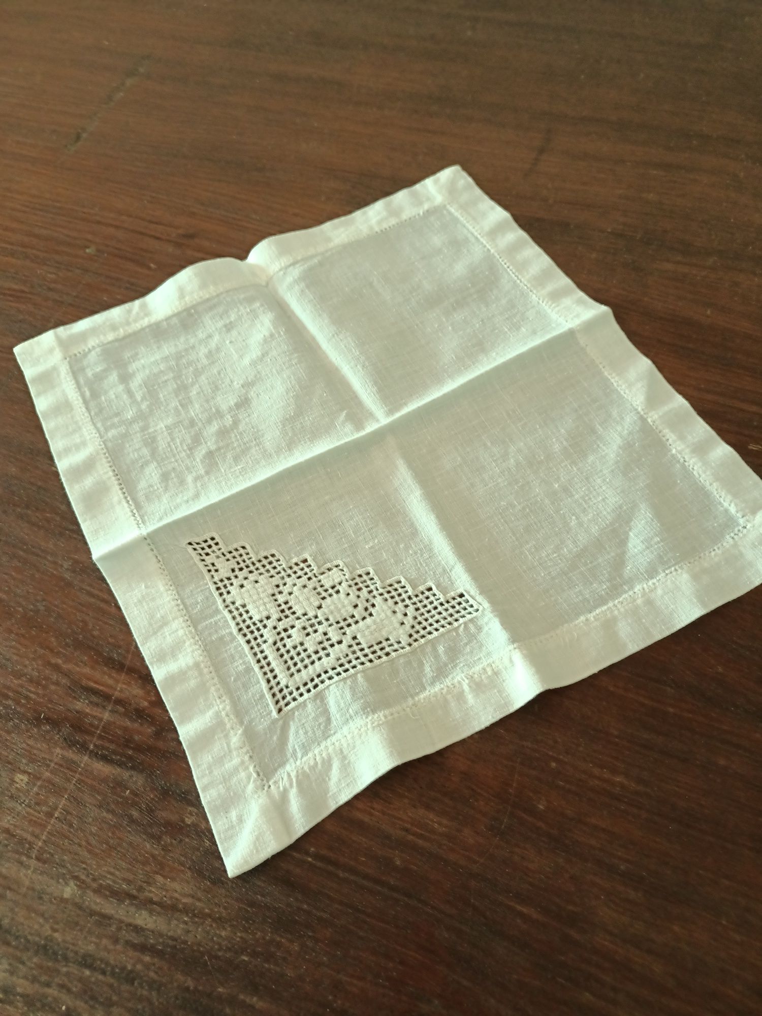 Varios paninhos bordados,