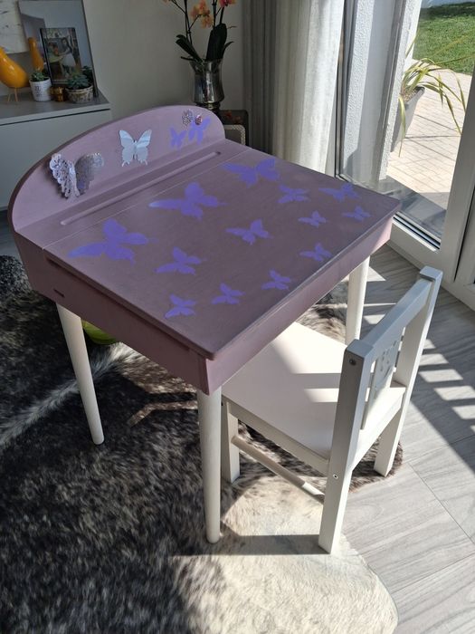 Mesa para criança com abertura