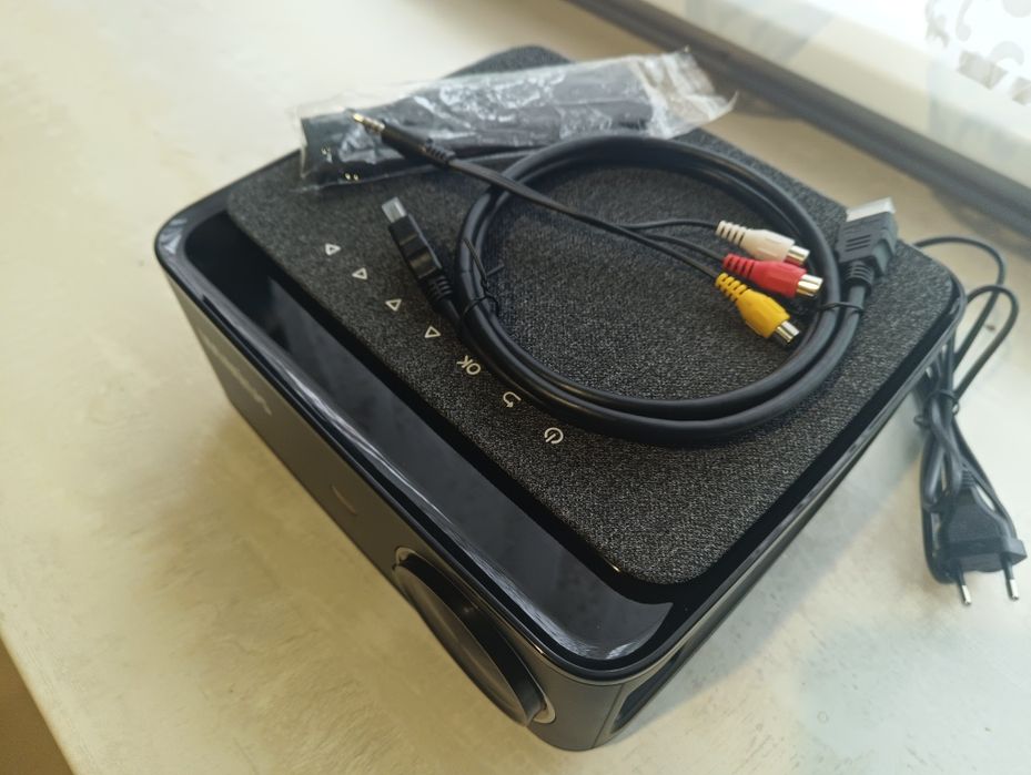 Продам відеопроектор Wimius K1