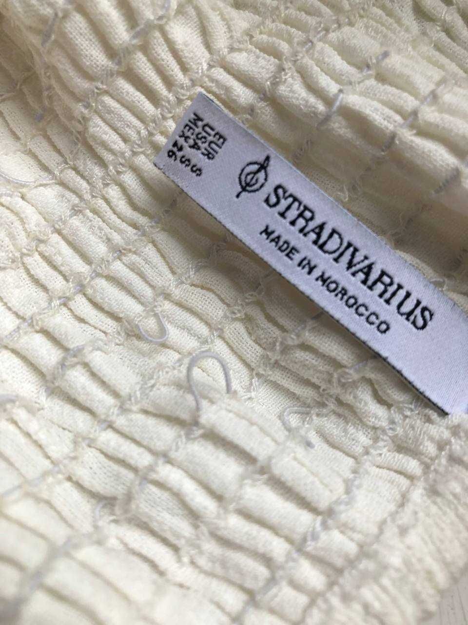 top z dużym dekoltem " Stradivarius"