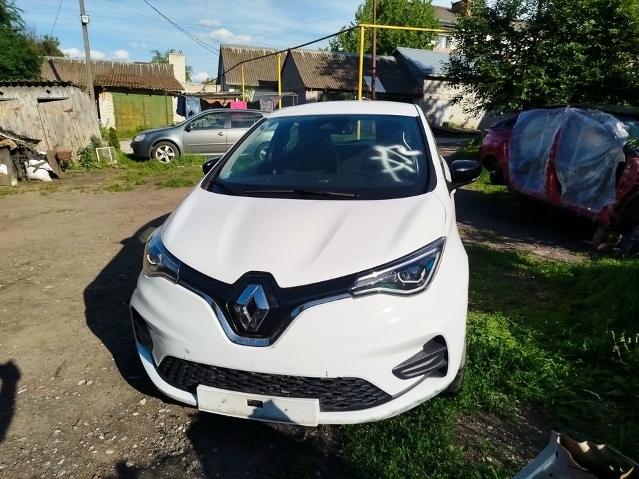 Рено Зоя 52 на розборку бампер фари батарея