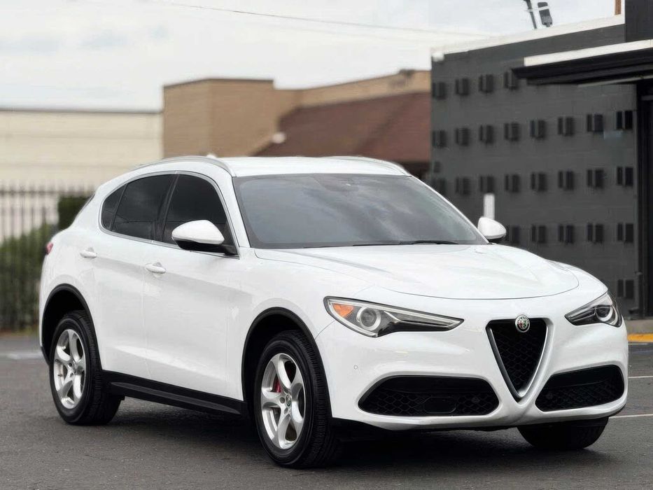 Alfa Romeo Stelvio      2018
