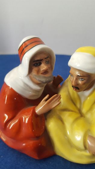 Rara figura em porcelana Alemã atribuida á Goebel - Arabes beduinos