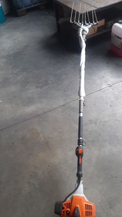 Varejador  Stihl  mecânico   com  motor  e  hastes em carbono  .