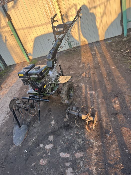 Срочно Мотоблок 7 кс бензин з приладдям