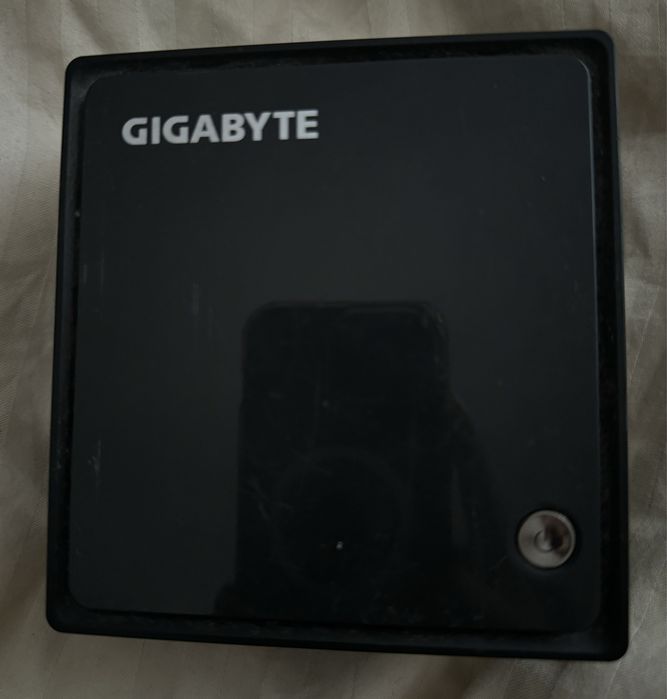 Kомпьютер Gigabyte brix GB-BACE-3160