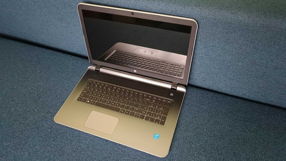 Laptop  HP Pavilion 17.3” i3-5020U 4GB DDR3 120 GB SSD + 1TB HDD