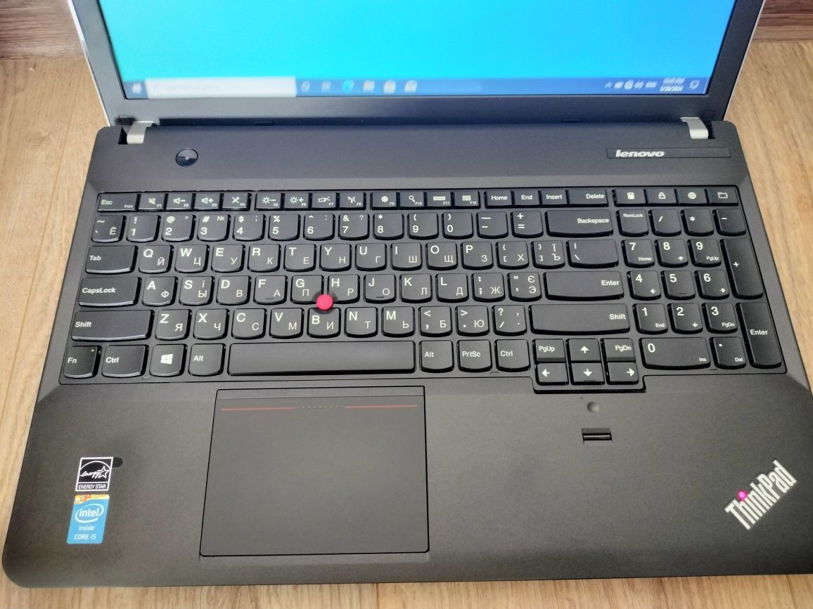 Lenovo Thinkpad E540 15,5 дюйми, Core i5-4200M, 120GB SSD, 8GB DDR3