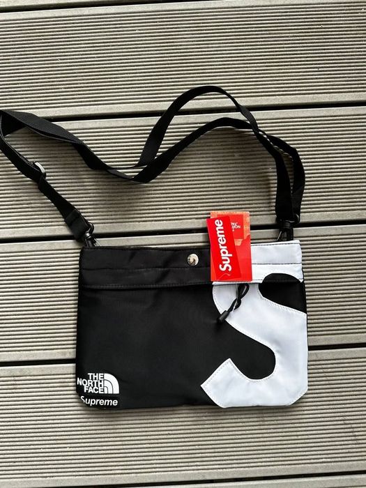 Мессенджер Supreme x The North Face