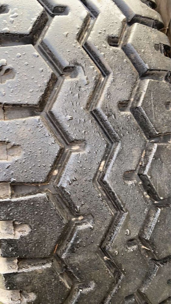 Колеса шини 12 00r20 ..320-508 ..18 слойні