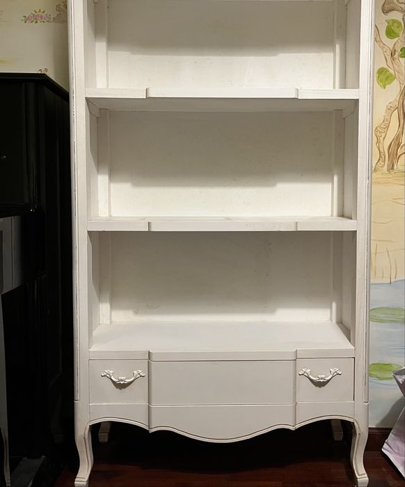 Estante Loja do Gato Preto Viena