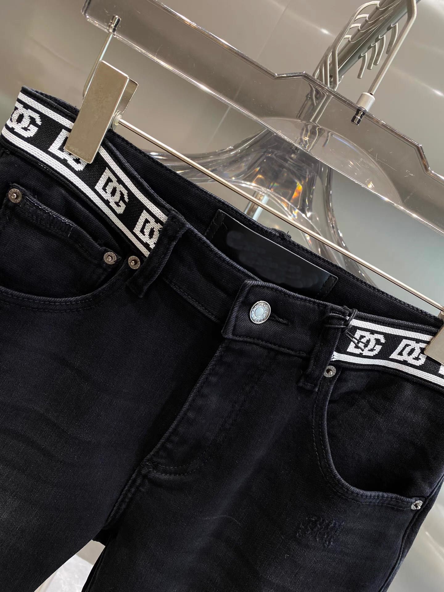 Spodnie dżinsowe dopasowane nogawki slim fit