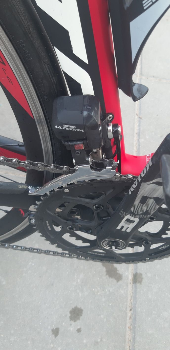 Rower szosowy Aero Merida Reacto 7000e Di2, carbon karnonowy