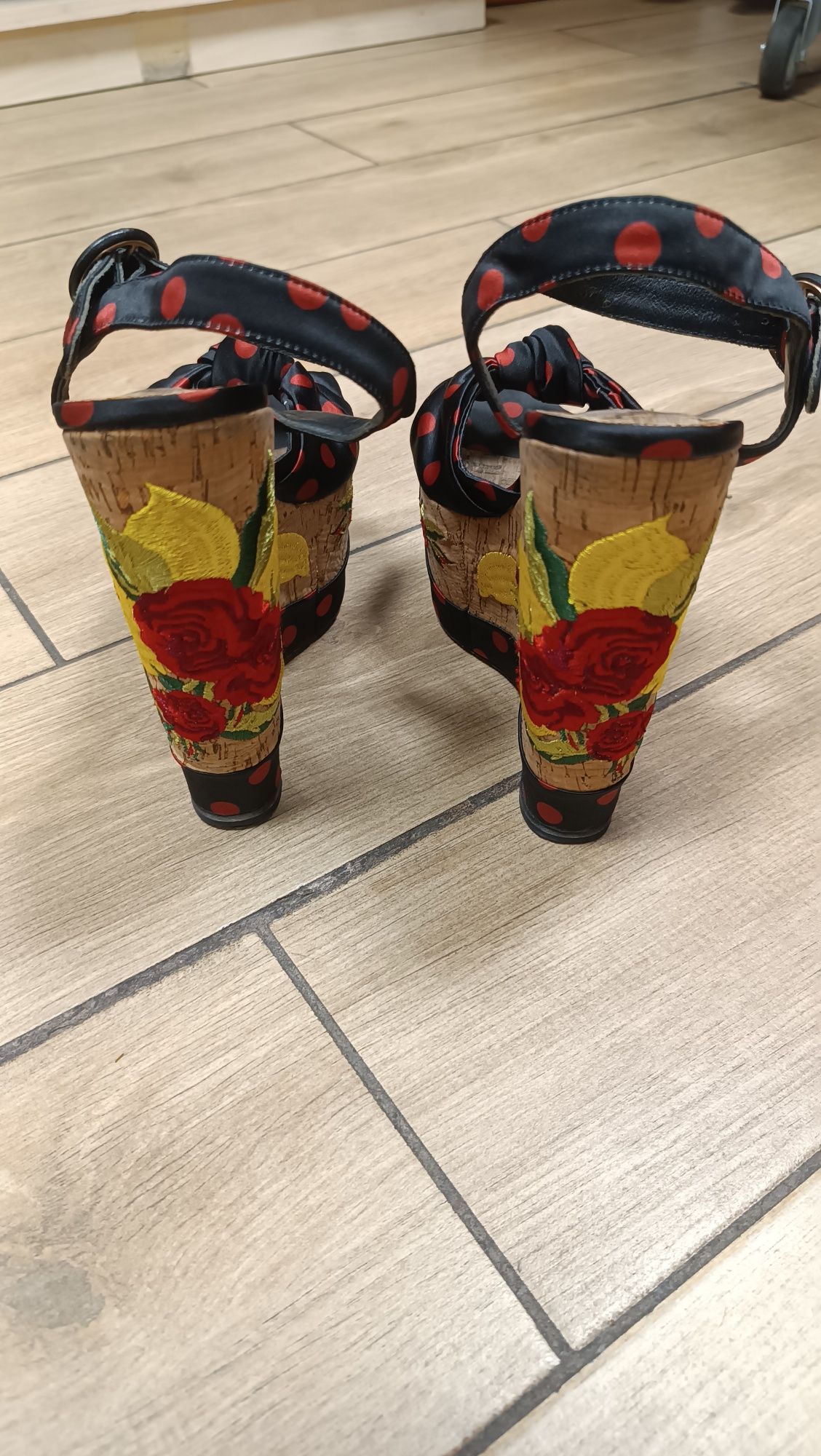 Босоніжки DOLCE&GABBANA (Італія)