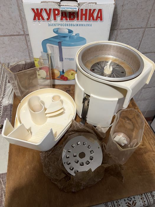 Соковижималка Журавінка СВСП-102