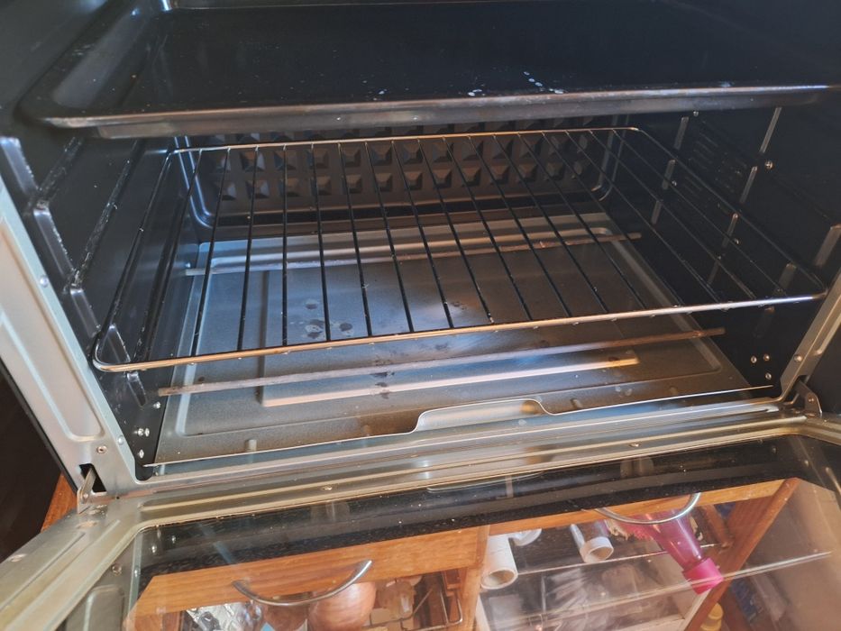 Forno eléctrico praticamente novo